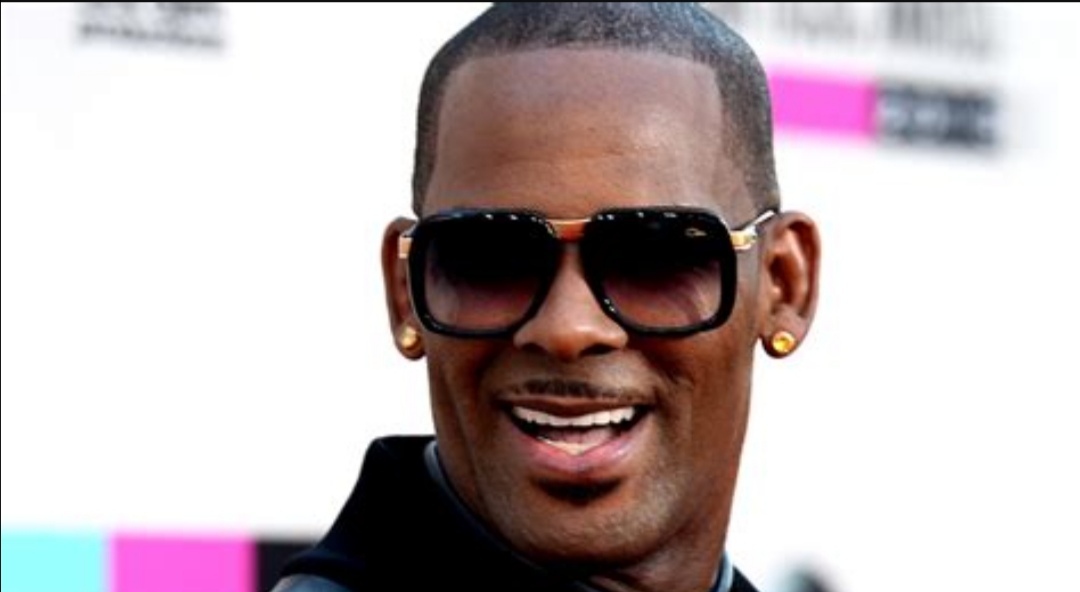 R. Kelly: pesanti accuse al processo per molestie sessuali
