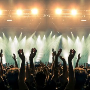 i-comizi-di-conte-si-ma-no-ai-concerti