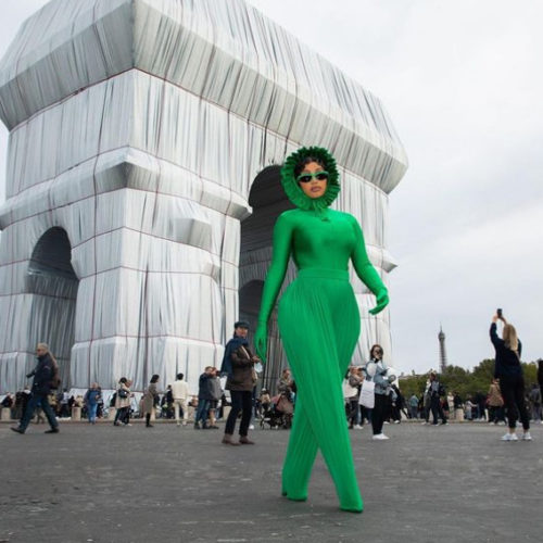 Cardi b smetterà di parlare di politica