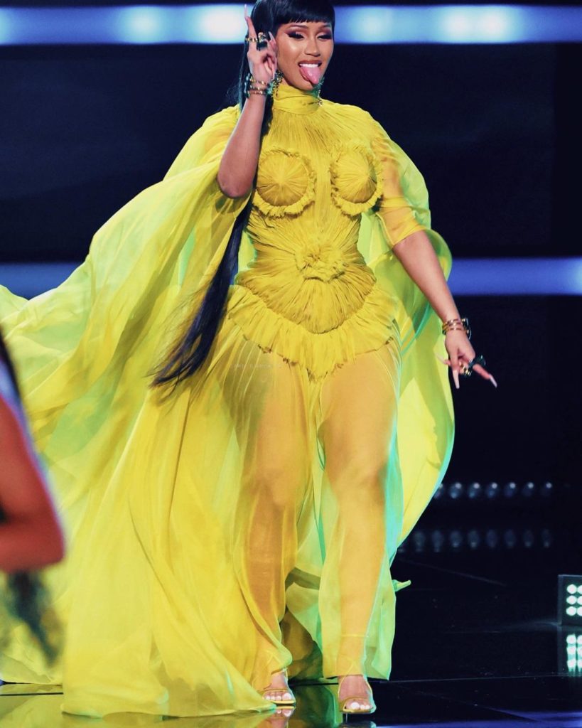 Clichè sugli italiani maneskin cardi b