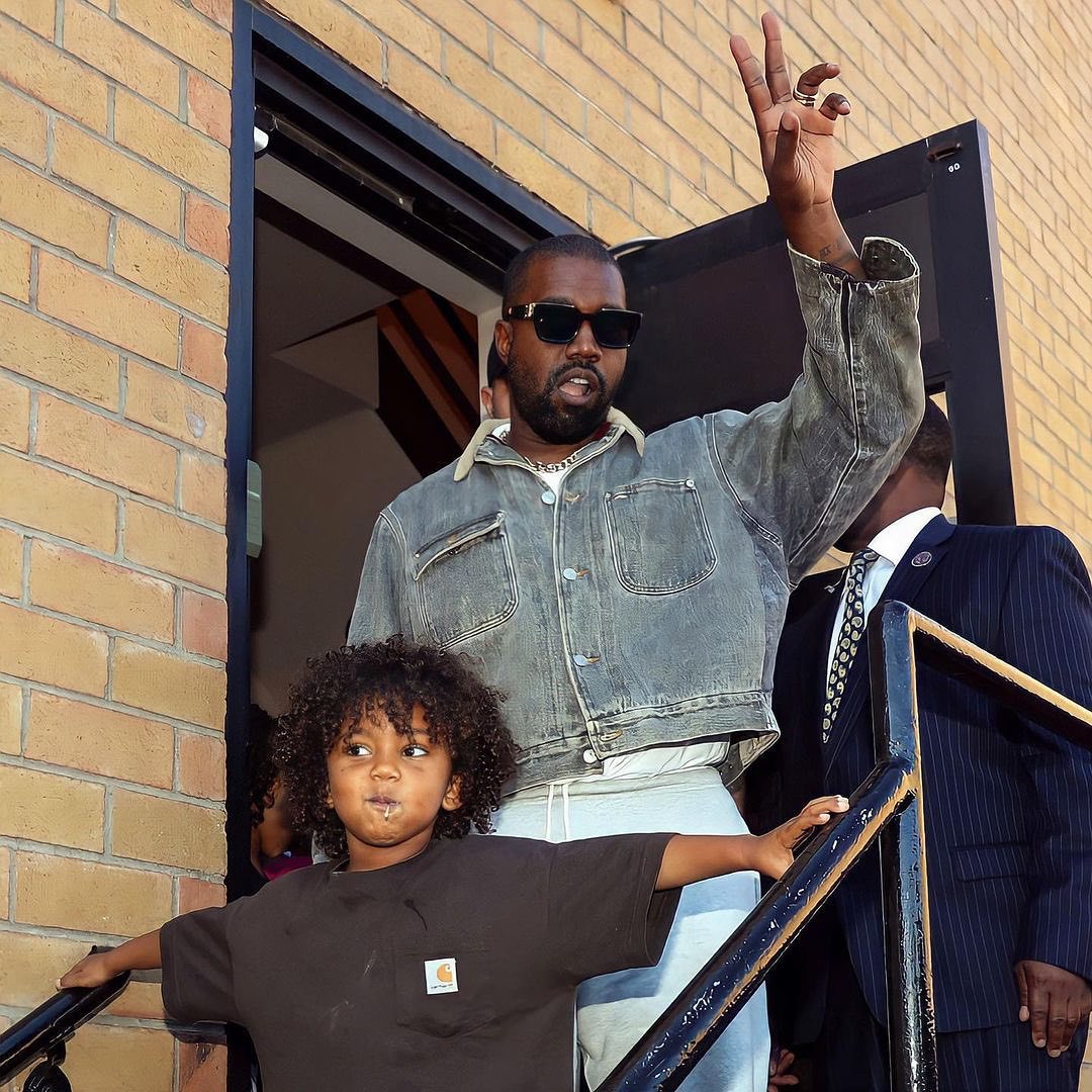 Kanye West mette all’asta le sue auto usate