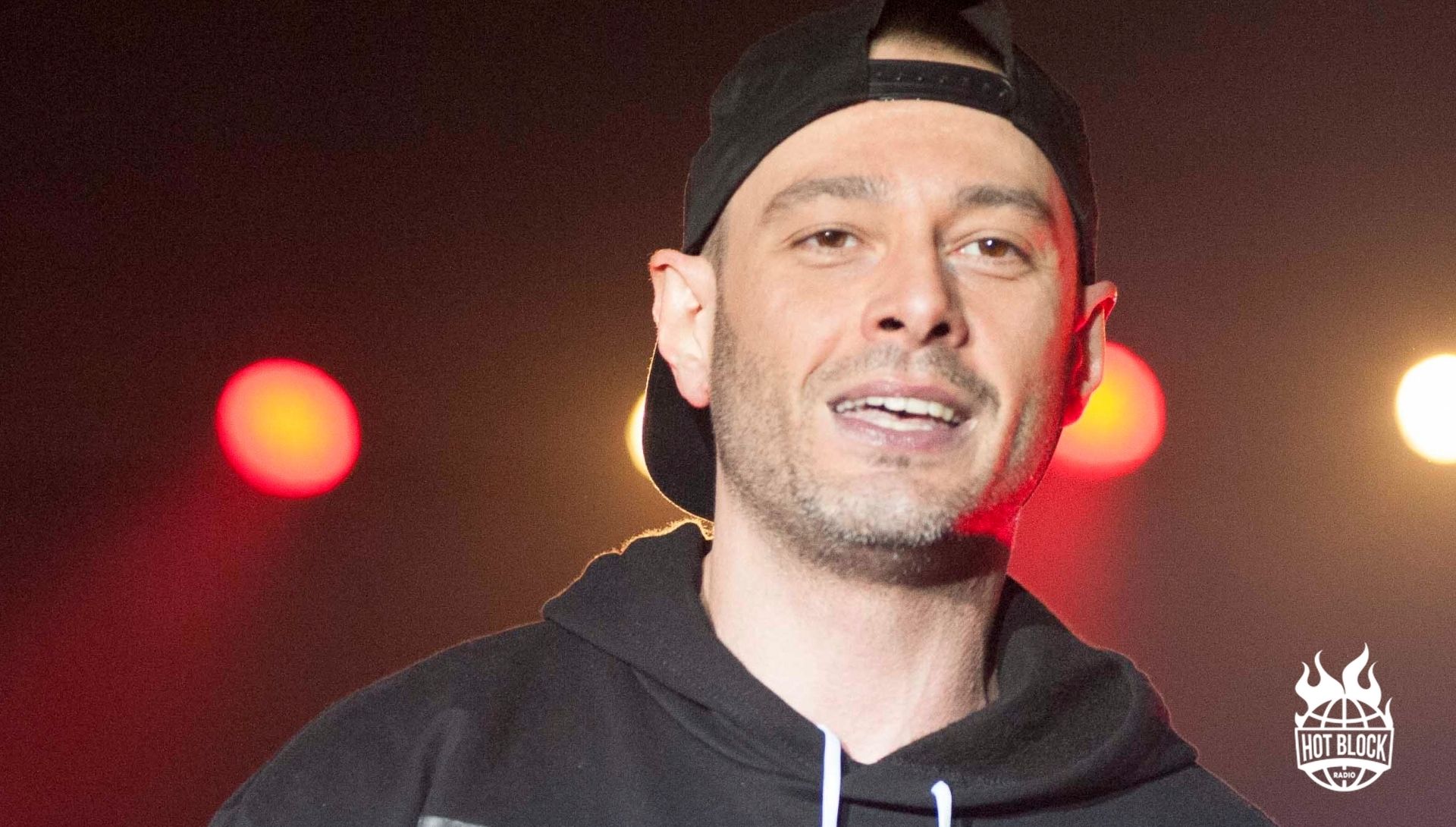 Cosa dobbiamo aspettarci da ”Caos” di Fabri Fibra?