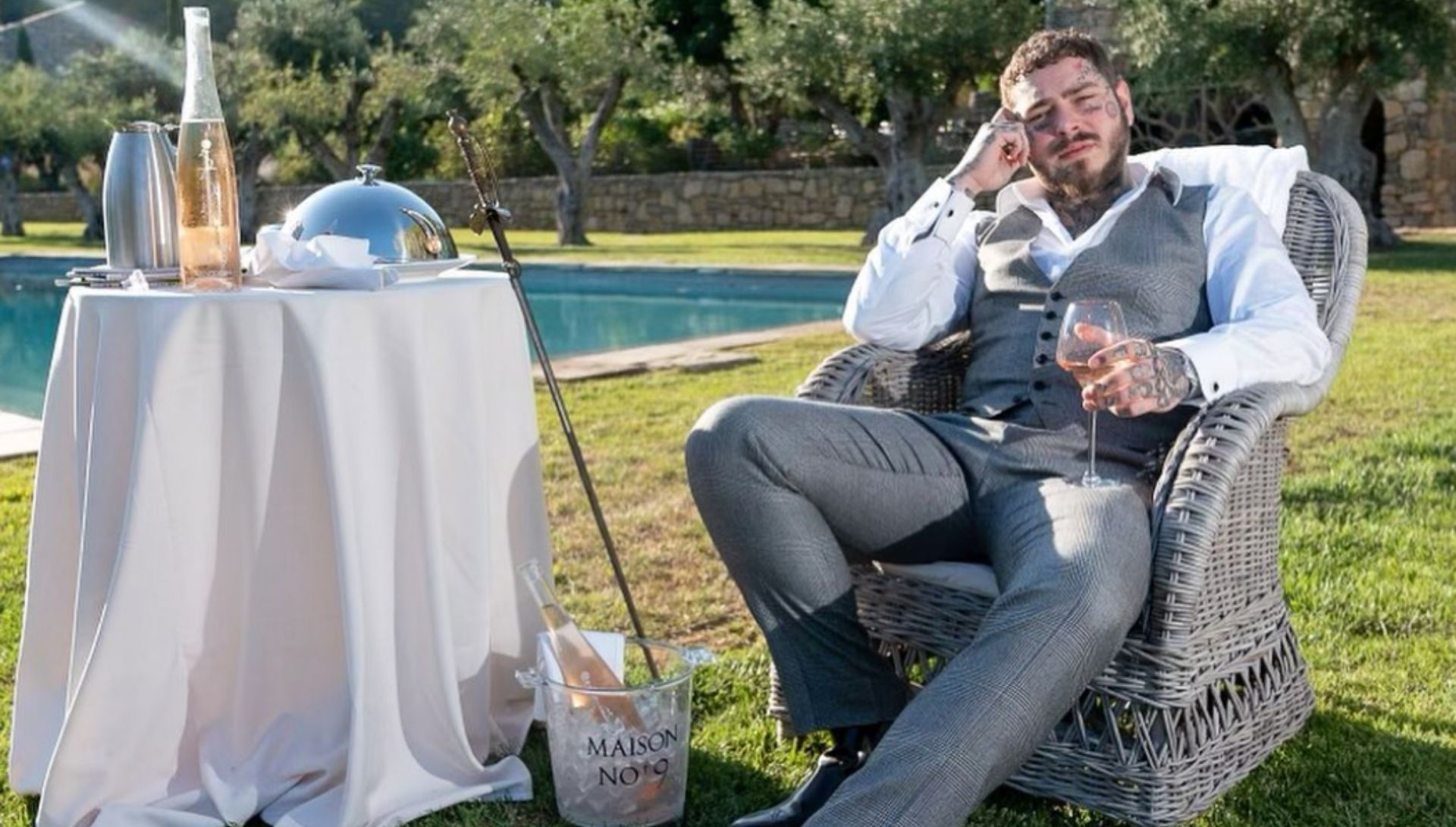 Il manager di Post Malone annuncia l’uscita del nuovo disco “Twelve Carat Toothache”