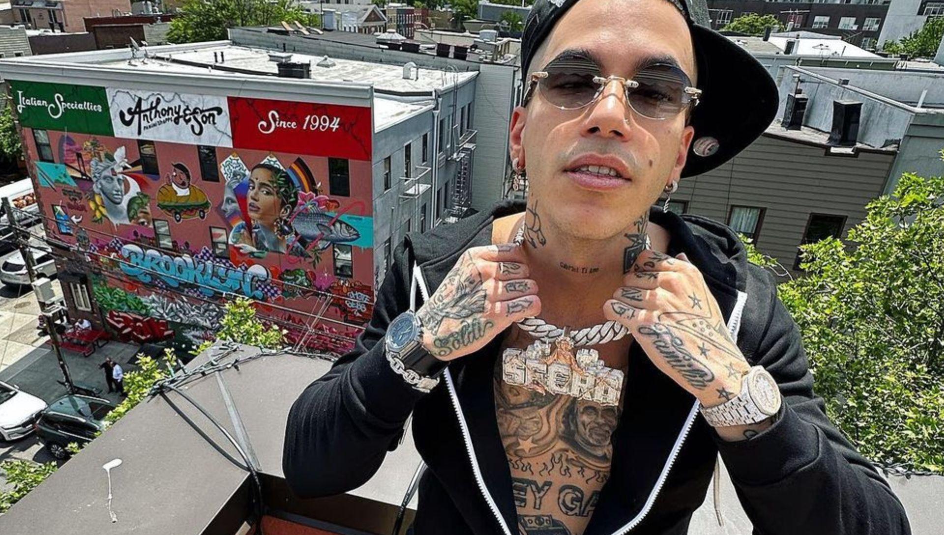 Top 10 Italia: Sfera Ebbasta non cede il passo